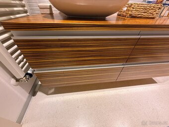 Zebrano koupelnová skříňka - 7