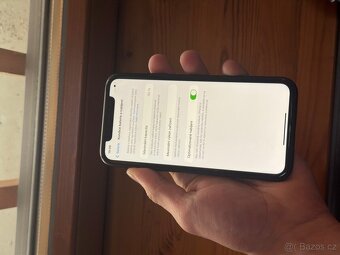 iPhone Xr 64gb 90% baterie - 7