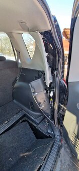 Toyota RAV 2.D - poškozená zadni část vozu - 7