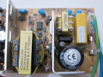Custom PC zdroj ze zrušeného projektu 100-240V na 2x Molex - 7