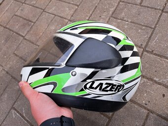 Starší integrální přilba LAZER na motorku - 7