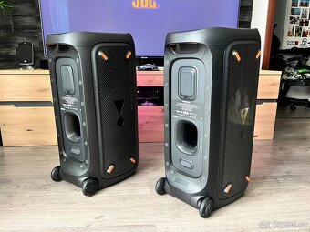 JBL Partybox 310 - 2x + stojany ( stav nového ) - 7