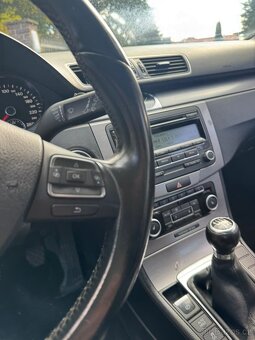 Volkswagen Passat 2.0 TDI, 103 kW, r. v. 2010 – velmi dobrý - 7