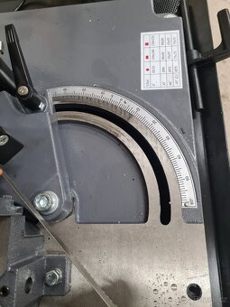 Pásová pila na kov s chlazením - 7