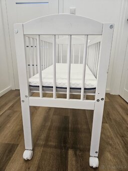 Dětská postýlka na kolečkách - 7