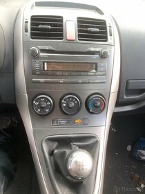 Toyota Auris 2.0D -93kw rok 2008 náhradní díly - 7
