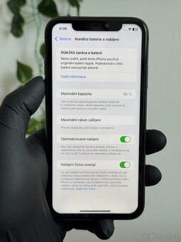 iPhone 11 64GB černý - 7
