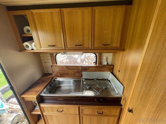 Obytný Karavan - 7