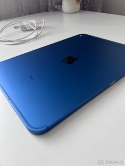 iPad 256 (10th gen) Wi-Fi + Cellular + Keyboard - 7