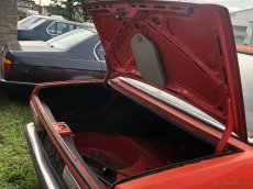 BMW 520 i E28 cervena nahradni dily - 7