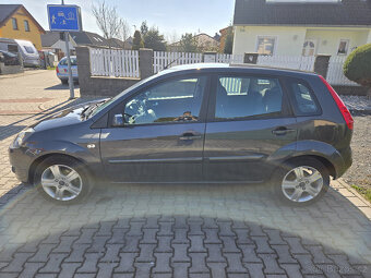 Ford Fiesta Connection, 1.6 16V Duratec, 116t najeto - 7