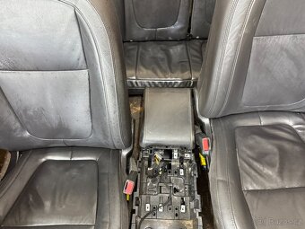 KOMPLETNÍ KOŽENÝ INTERIER JAGUAR XF - 7