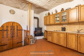 Prodej vinného sklepa s lisovnou a ubytovacím apartmánem, vč - 7