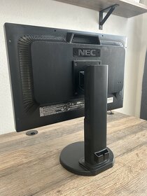 Monitor NEC MultiSync E222W, černý - LCD monitor 22" - 7