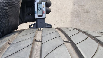 Letní pneu 235/50/19 Michelin - 7