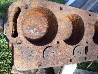 Motor a převodovka Ford T - 7