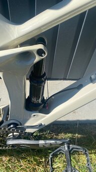 Karbonové kolo YT IZZO Comp - 7