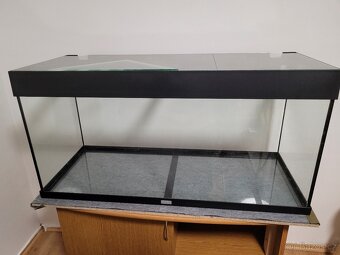 AKVARIUM  . - 7