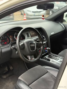 Audi Q7 S-line 3.0 TDI 176 kW  4x4 7 míst
 - 7
