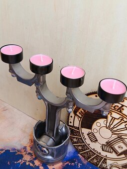 Svícen z motorového pístu - Autonábytek Kovář - 7