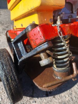 Vibrační deska DYNAPAC CM13 - 7