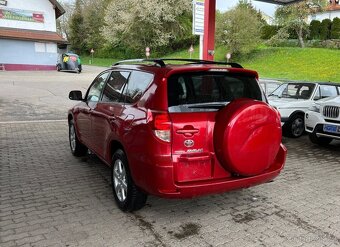 Toyota RAV 4 2.4i Limited benzín 125kw - 7