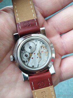 Zaujímavé atypické hodinky - naťahovacie, mechanické - 7