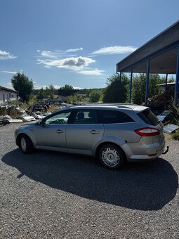 Ford Mondeo 2.0i - 7