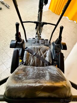 Minibagr G12SE l PRO 2026, Joysticky, Mega AKCE KUBOTA - 7