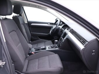 Volkswagen Passat 2,0 TDI 110kW DSG Panorama (2015) - 7