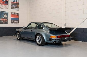 Porsche 911 Carrera 3.2 z roku 1984 - 7