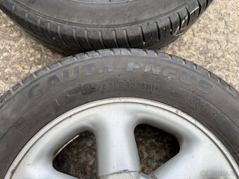 15" originál Renault - 4x100 - 185/65/15 - vzorek 7mm - 7