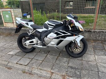 Honda CBR 1000RR Fireblade - 7