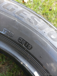 2 zimní pneumatiky Bridgestone 215/65/17 - 7