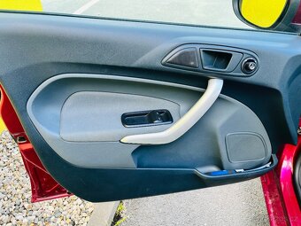 FORD FIESTA 1.2 i BENZÍN 5 DVEŘÍ NAJETO JEN 79 TIS KM ALU - 7