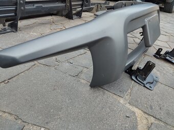 Rám přední Ssangyong Rodius I. s držáky, jako nový - 7