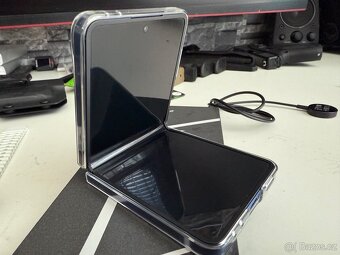 Samsung galaxy Z Flip 7 12gb 512gb záruka 24 měsíců - 7