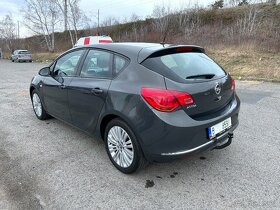 Opel Astra J 1,6, 2013, tažné zařízení, 17" kola - 7