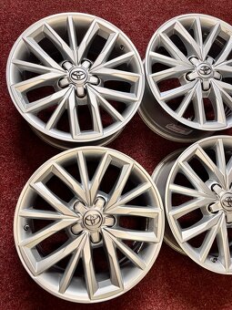 5x114,3 R17 ORIGINÁL Alu Toyota Corolla 2022 - JAKO NOVÉ - 7