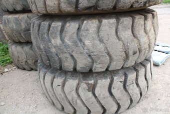Unk 320 kola 17,5-25 20 pláten 8 kusů - 7