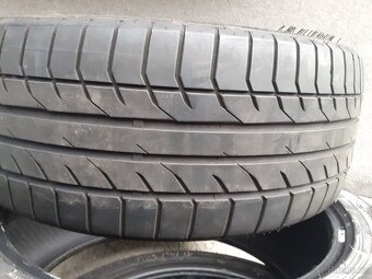 Prodám letní pneu 235/45 R 19 - 7
