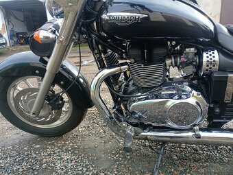 Triumph America 865 - 7