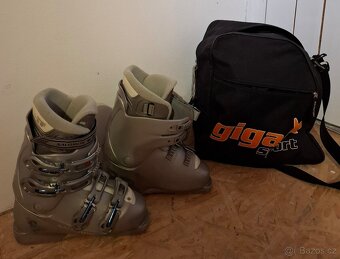 Lyže, lyžáky, helma a brýle, Dámské. - 7