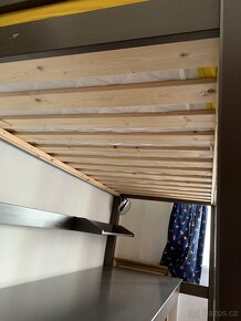 patrová postel se stolem dřevěná - 7