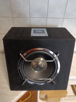 Subwoofer JBL + zesilovač Blaupunkt - 7