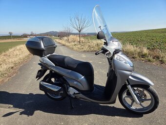 Honda SH 300 - 7