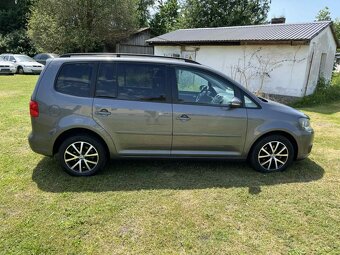 Volkswagen Touran 1.6TDi DSG - 7