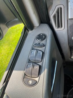 Mercedes Viano 2,2cdi 110kw 2004 6 - míst - 7