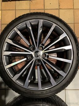Alu kola Škoda R19 5X112 ZIMNÍ PNEU 235/40 R19 8mm - 7