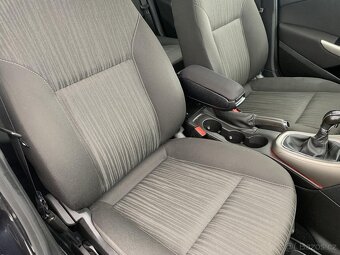 Opel Astra 1.6i ,  85 kW benzín, 2011 - 7